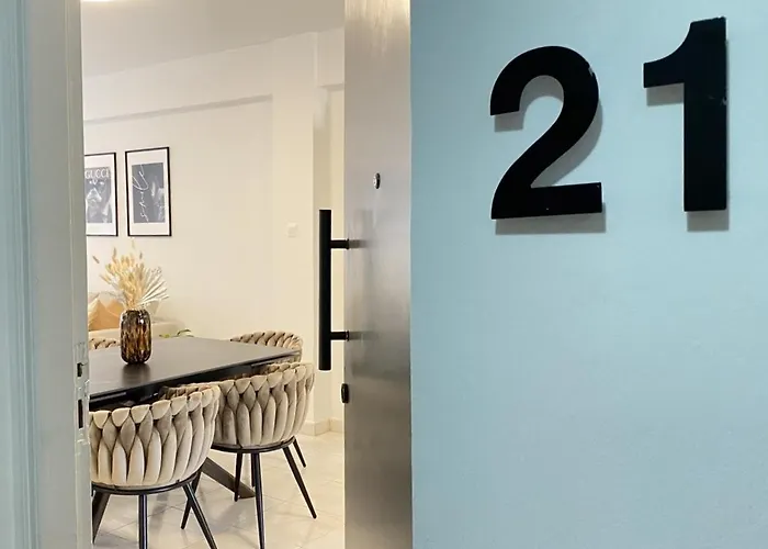 Central Boutique Twenty One